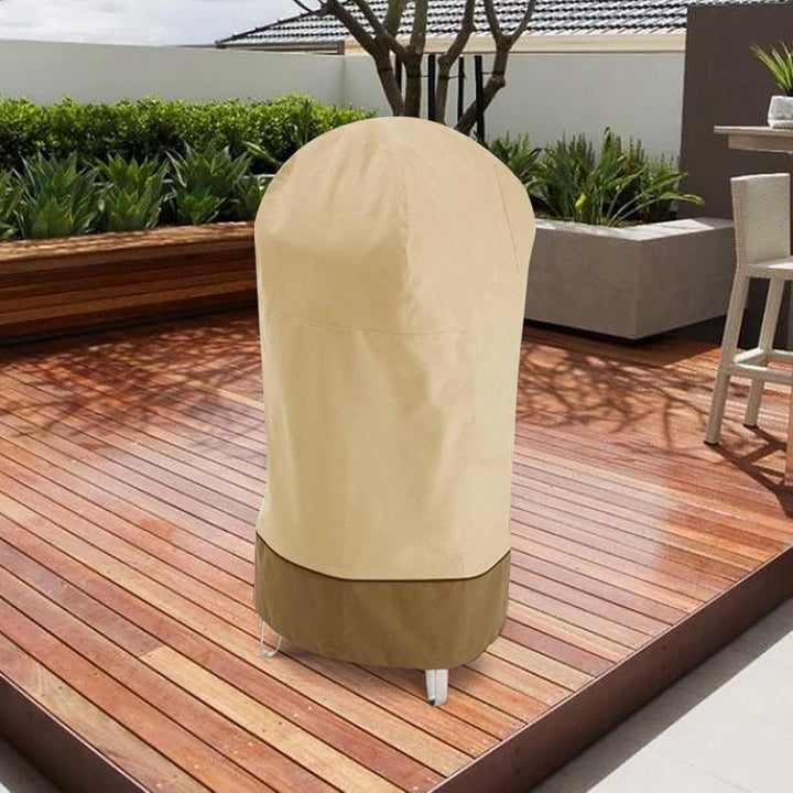 Compacte Bravoro waterdichte BBQ hoes, opgevouwen klaar voor opslag.