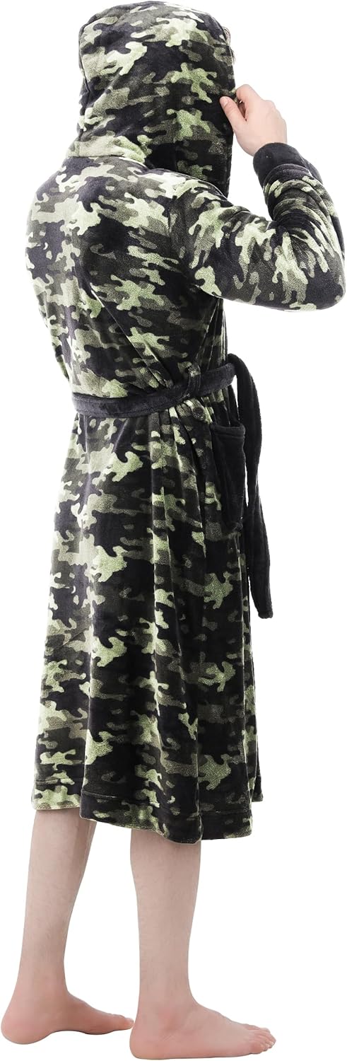 Zachte en warme heren badjas van fleece, met capuchon, perfect voor loungen thuis.