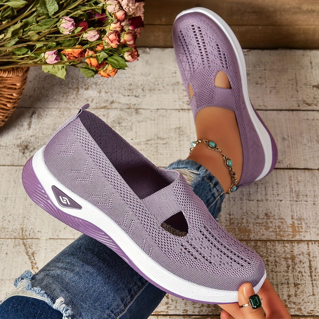 Paar ademende dames slip-on sneakers, perfect als comfortschoenen en casual zomerschoenen.