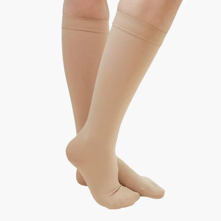 Dagelijkse unisex compressiekousen voor optimale ondersteuning en comfort, voorkomt vermoeide benen.