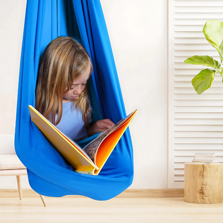 Sensorische hangmatschommel voor kinderen; ideaal voor ontspanning, spel en sensorische integratie binnen of buiten.