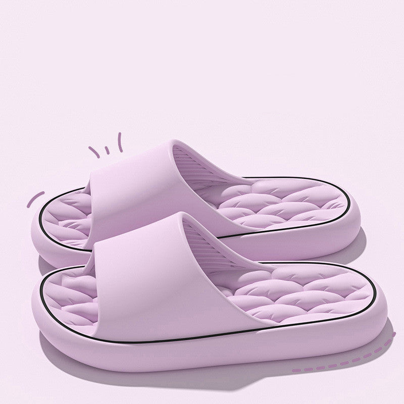 Moderne zomer slippers met een dikke, antislip zool voor dames en heren, ideaal voor warme dagen.