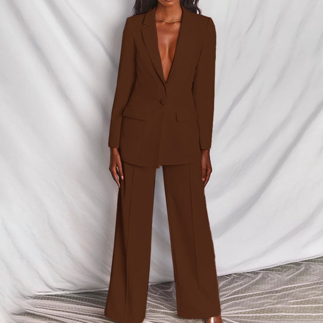 Modieuze dames pantalon, passend bij de elegante blazer. Comfortabele kleding voor een zakelijke of casual set.