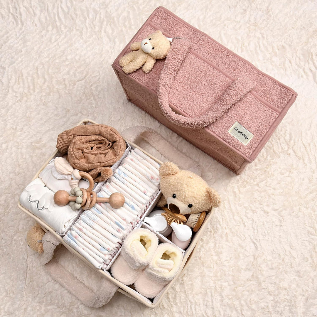 Kraamcadeau tip: zachte sherpa opbergmand met compartimenten voor de babykamer.