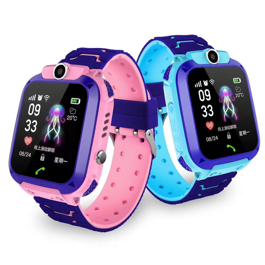Blauwe waterdichte kinder smartwatch met LBS tracker en SOS-functie, ideaal voor veilige communicatie.
