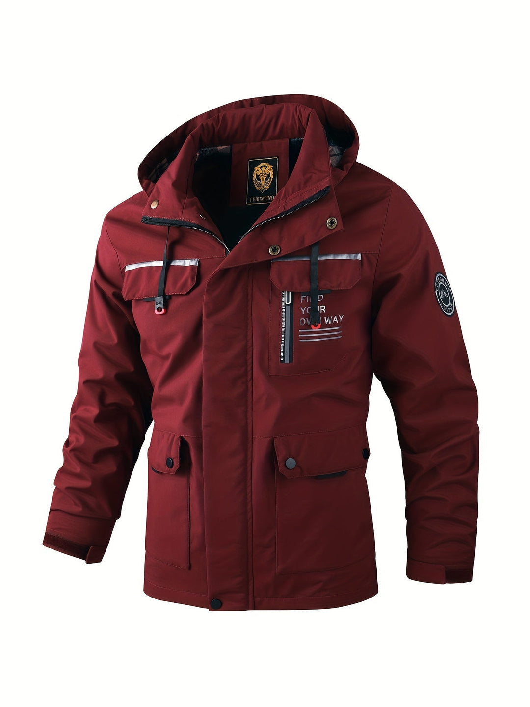 Man draagt nieuwe collectie heren waterdichte winterjas in bos. Perfecte activewear voor outdoor avonturen.