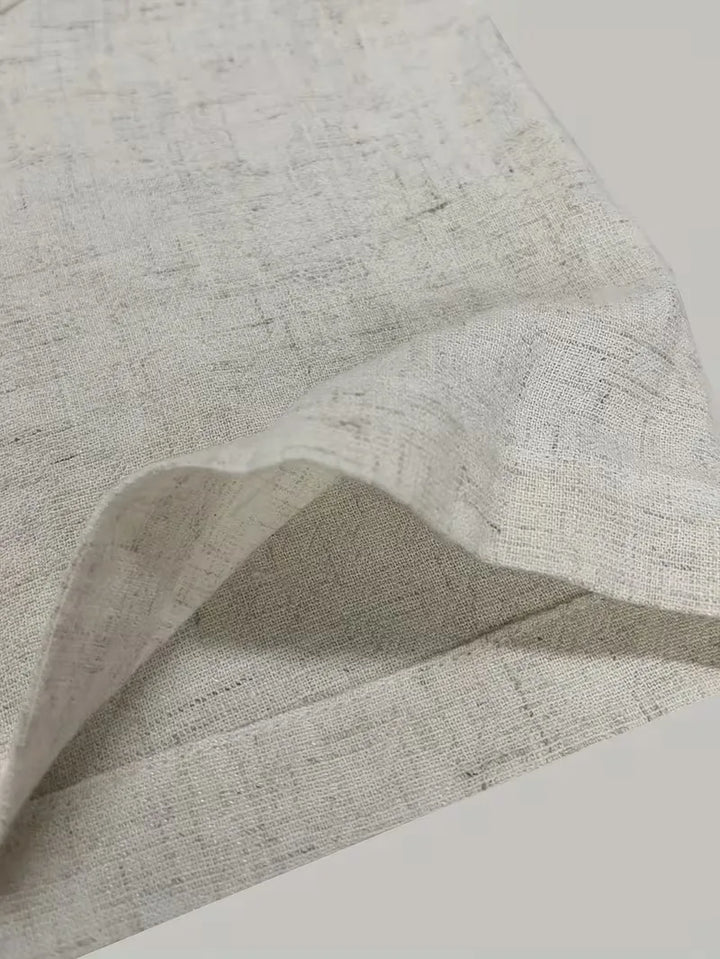 Heren beige V-hals overhemd met lange mouwen. Een veelzijdige casual regular fit voor lente/zomer en vakantie.