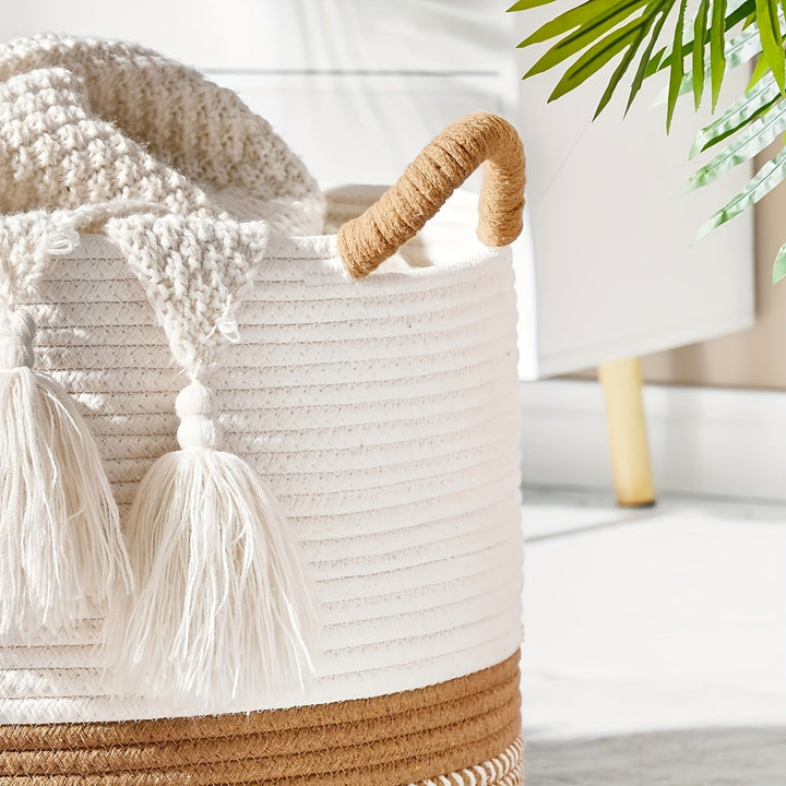 Lege, ronde boho katoenen opbergmand, veelzijdig te gebruiken voor divers opbergen in elk modern interieur.
