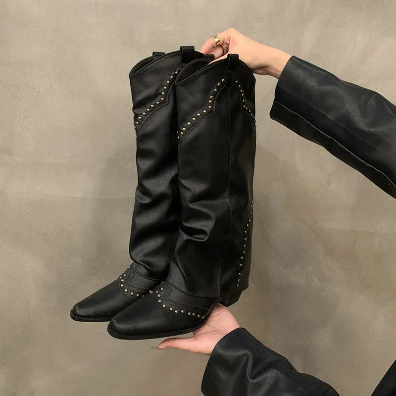Nieuw binnen: Elegante dames cowboylaarzen, kniehoog en trendy voor een moderne twist.