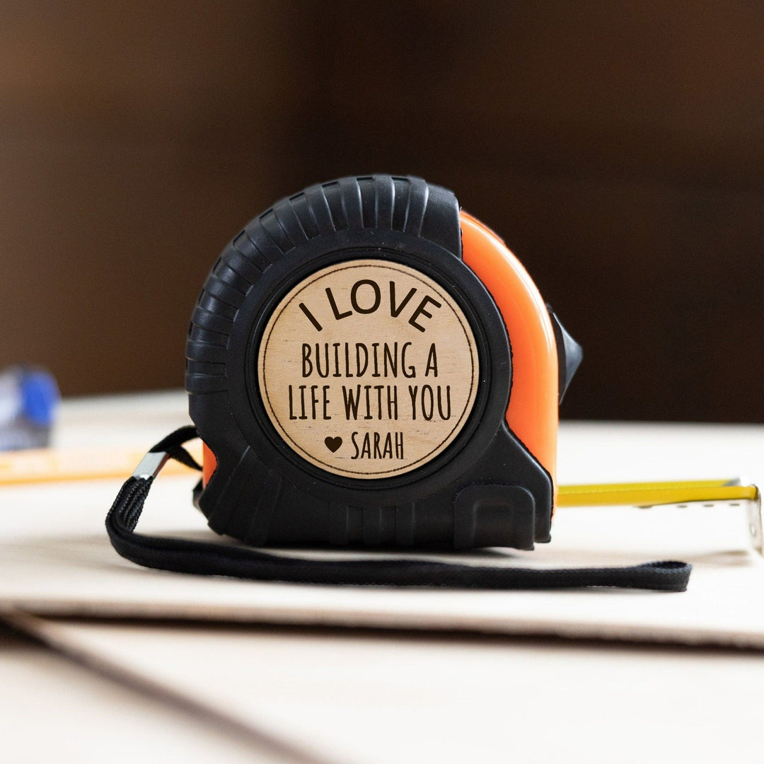 Cadeauset met gepersonaliseerd gereedschap: hamer en meetlint. Het perfecte geschenk voor papa.