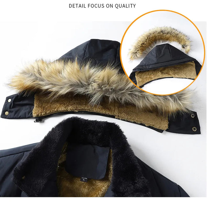 Heren winterjas in zwart, een warme parka met capuchon. Geschikt voor koude winterdagen.