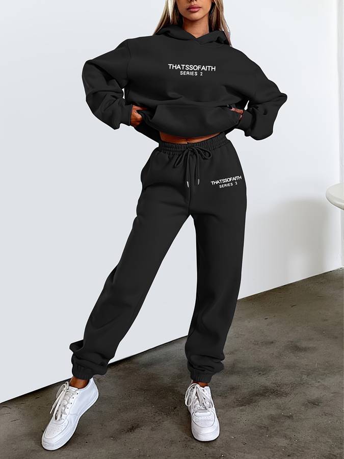 Zwarte dames comfort hoodie jogging set. Veelzijdig voor dagelijkse outfits, thuis of onderweg.