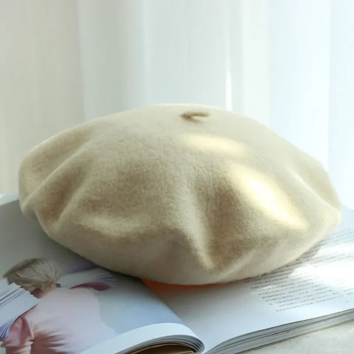 Veelzijdige wollen baret voor dames, stijlvol hoofddeksel en warme wintermuts.