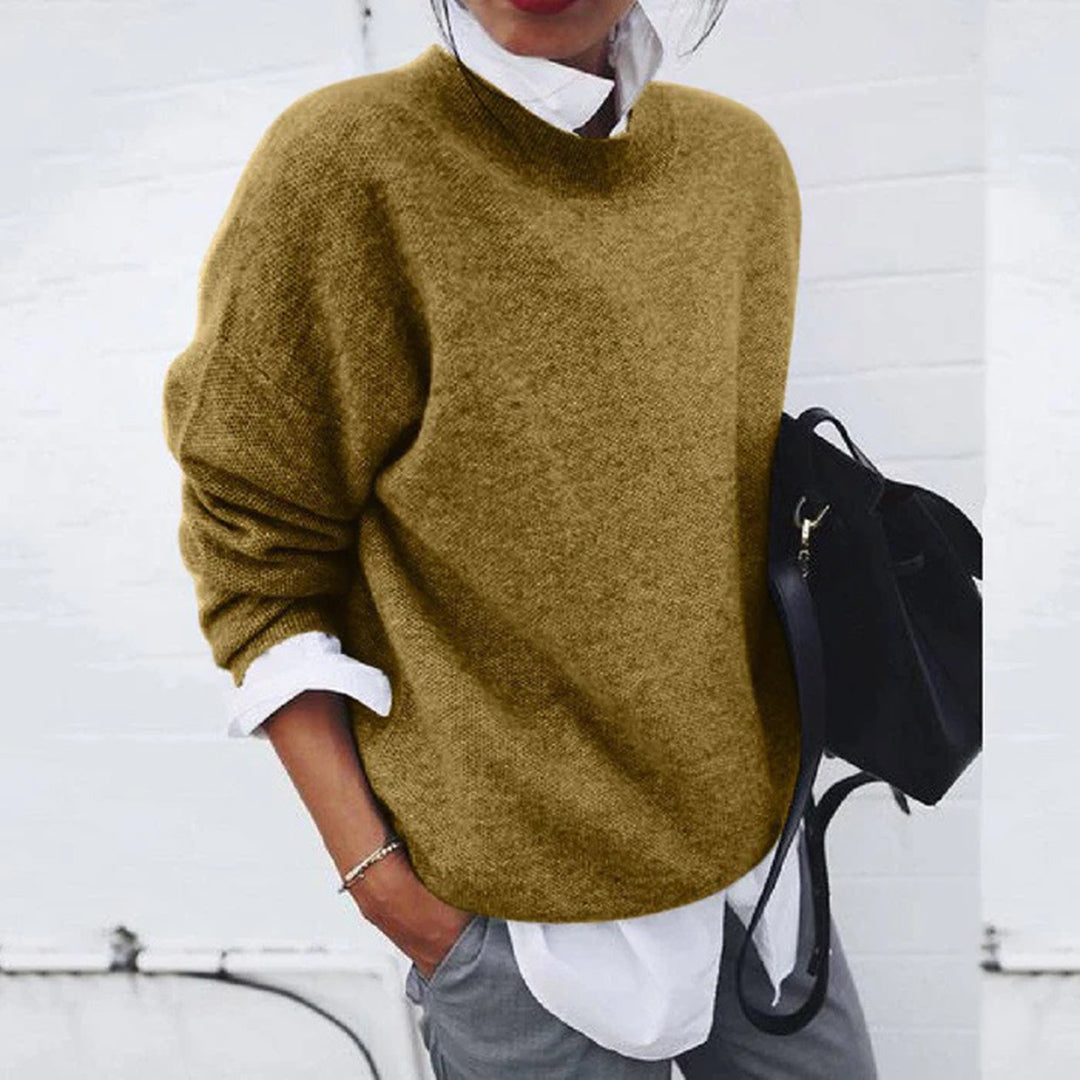 Zachte dames trui van wol, ideaal voor de winter. Comfortabele basic kleding, nu verkrijgbaar.