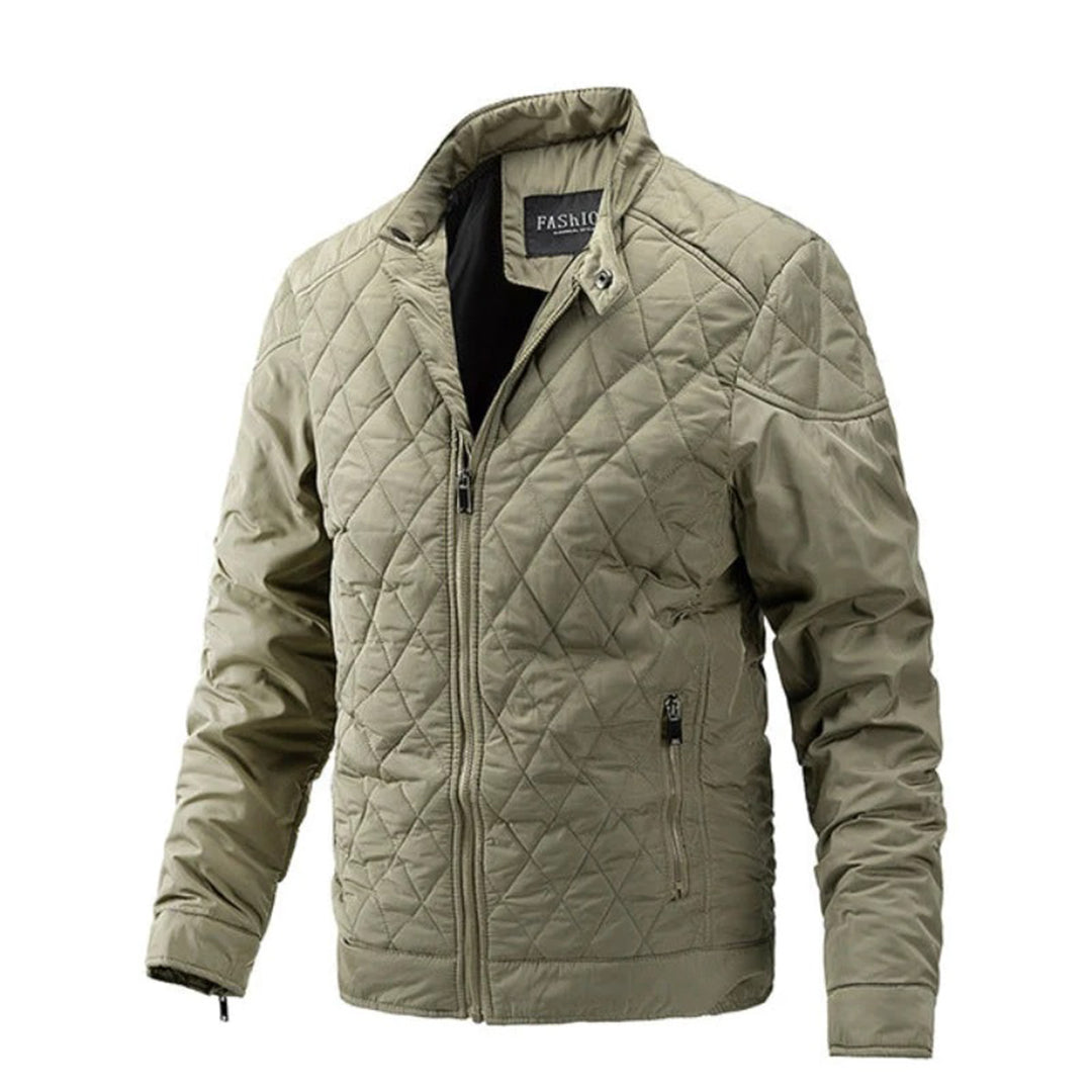 Nieuwe stijlvolle herenjas, comfortabel voor alle seizoenen. Essentiële bovenkleding.