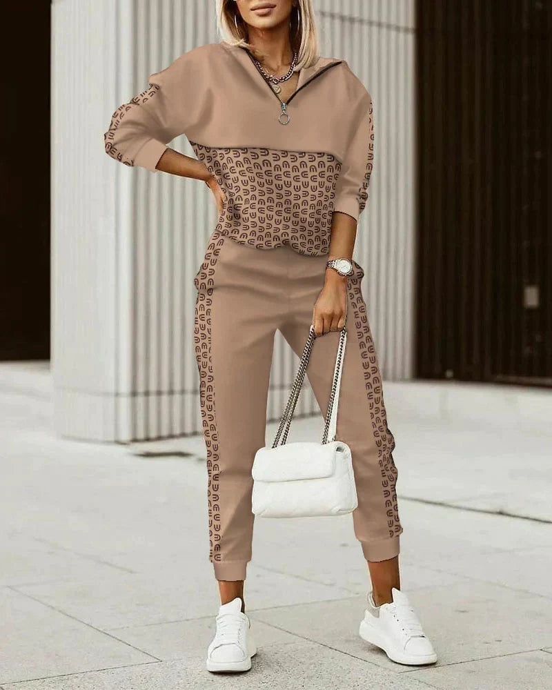 Casual dames trainingspak set Mira in trendy kleur. Comfortabele vrijetijdskleding voor elke dag, sportief chic.
