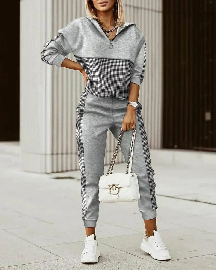 Comfy dames trainingspak Mira set. Zachte, comfortabele kleding, perfect voor mode en vrije tijd.