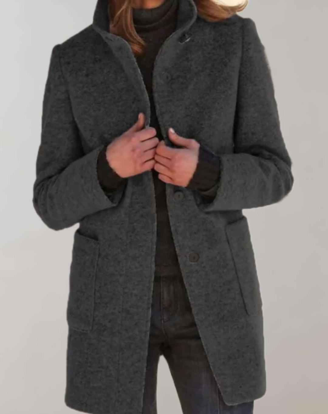 Dames wollen winterjas met hoge hals, biedt warmte en een elegante uitstraling. Ideaal voor koude dagen.