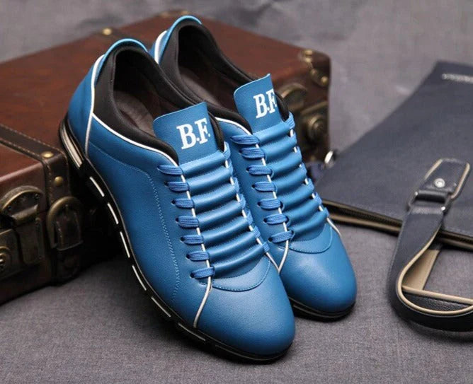 Veelzijdige blauwe sneakers voor heren, combineert comfort met moderne stijl voor elke dag.