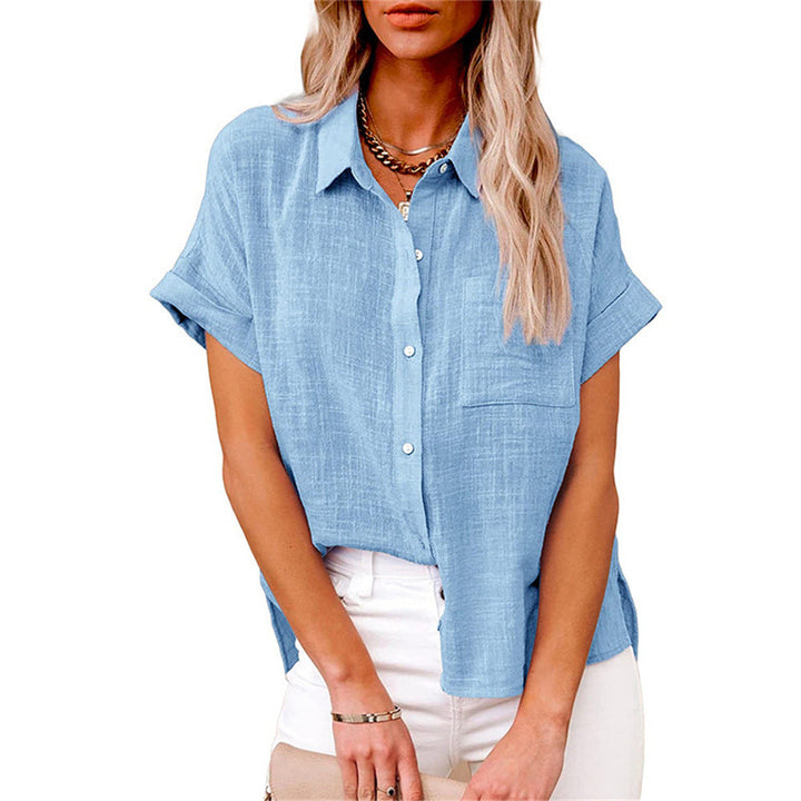 Casual zomerblouse voor dames, losvallend model met knoopsluiting en korte mouwen. Comfortabel en chic.