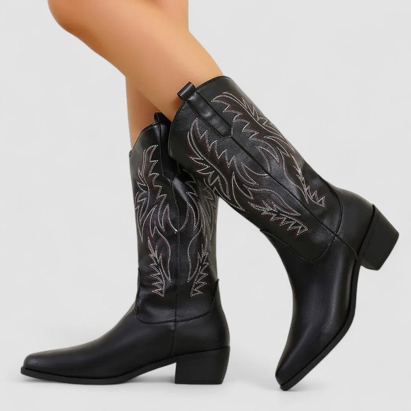 Modieuze dames western laarzen voor fashion & dagelijks comfort. Orthopedische pasvorm met elegante blokhak.
