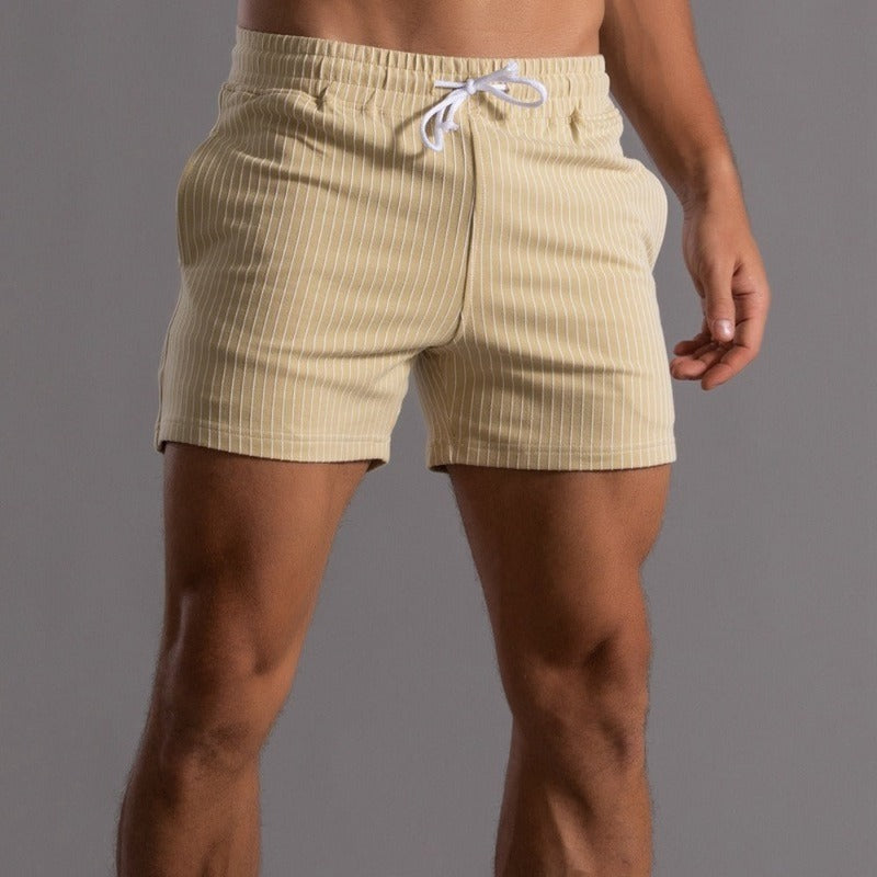 Flexibele heren fitness short in slim fit, ademend en perfect voor intensieve trainingen.