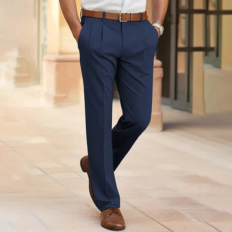 Stijlvolle heren businessbroek met comfortabele pasvorm, perfect voor een zakelijke outfit of formele gelegenheden.