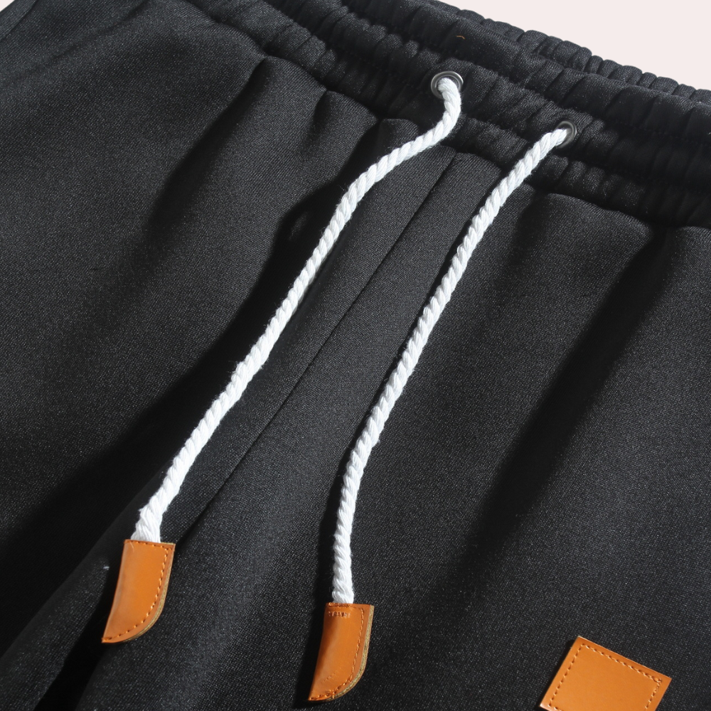 Stijlvolle VHM joggingbroek voor heren, comfortabel, modern, geschikt voor casual gelegenheden.