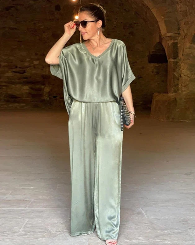 Elegant groen tweedelig damespak. Comfortabele chique set, perfect voor werk of casual gelegenheden.