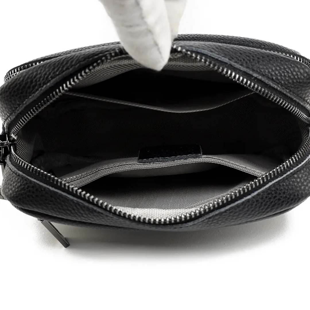 Stijlvolle en compacte leren messenger tas, perfect voor je essentials.