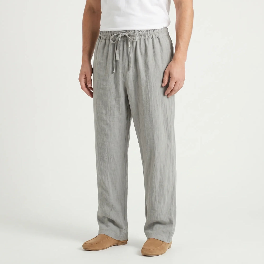 Veelzijdige herenbroek met rechte pijp en trekkoord, ideaal voor zomerse casual herenmode.