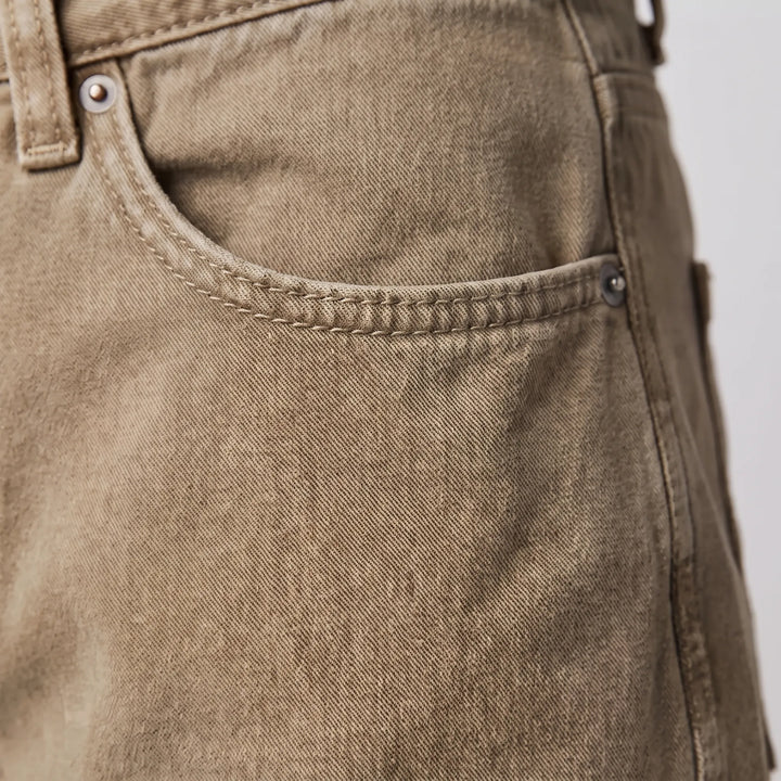 Dames casual broek met unieke barrel pijp en moderne pasvorm, comfortabele khaki stof, ideaal voor dagelijks gebruik.
