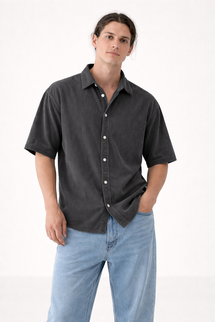Stijlvol herenoverhemd korte mouw, lichtgewicht en ademend, perfect voor zomerse casual outfits en comfort.