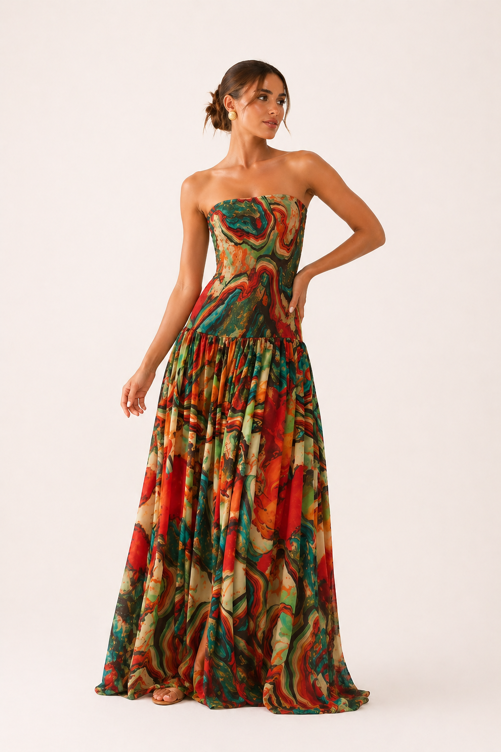 Elegante strapless lange jurk voor dames, ideaal voor zomeravonden. Veelkleurig en stijlvol.
