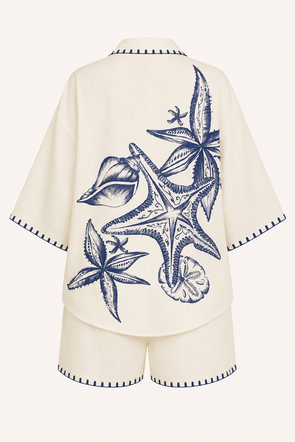 Trendy oversized dames zomerset, perfect voor vakantie. Beige casual chic shirt & shorts met mediterrane print en korte mouw.
