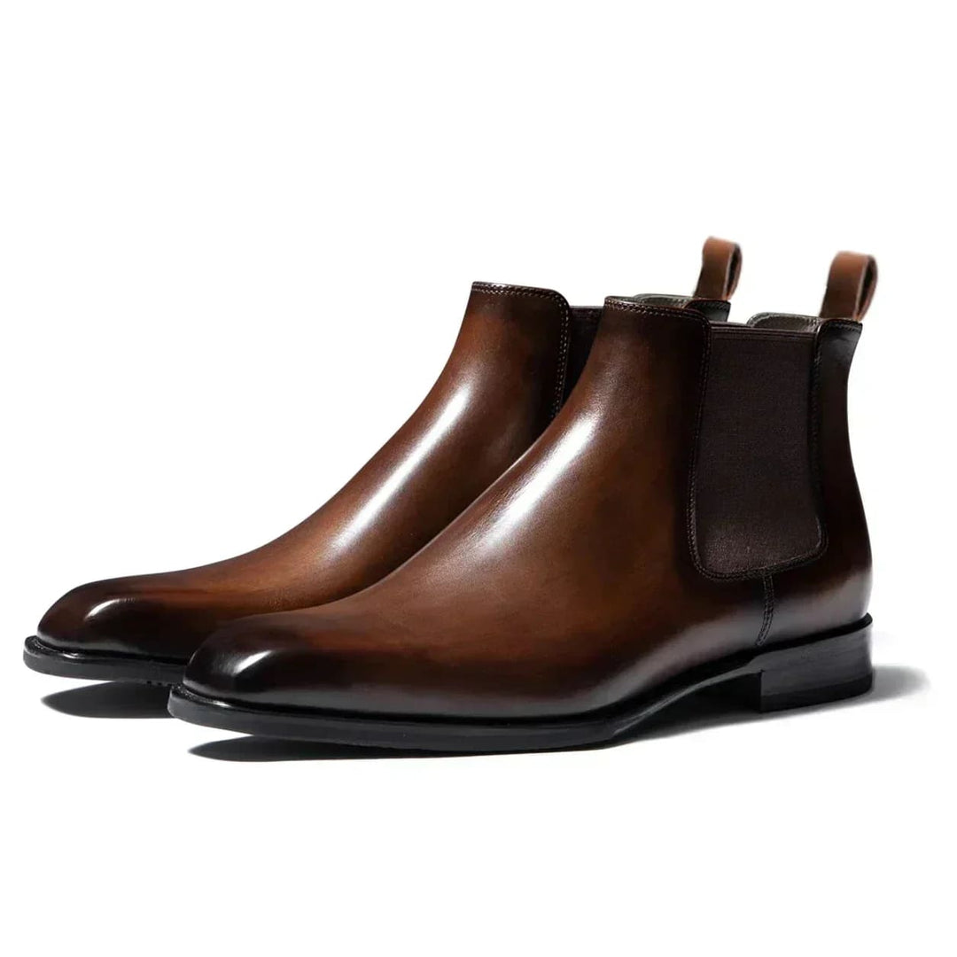 Elegante zwarte heren Chelsea boots, perfecte instappers voor een moeiteloos chique of casual schoenen look.
