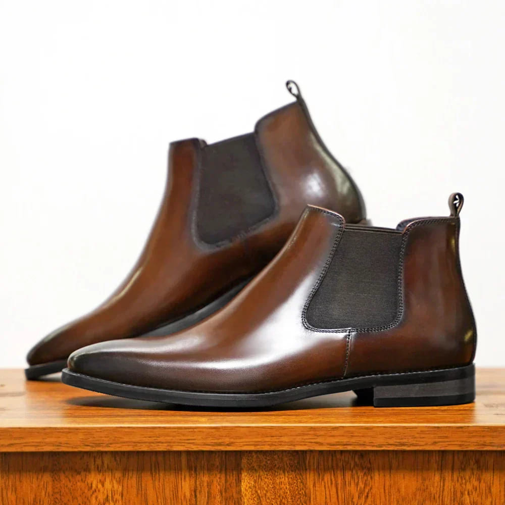 Duurzame leren heren enkellaarzen, de klassieke Chelsea boots, bieden comfort en stijl voor elke heren outfit.