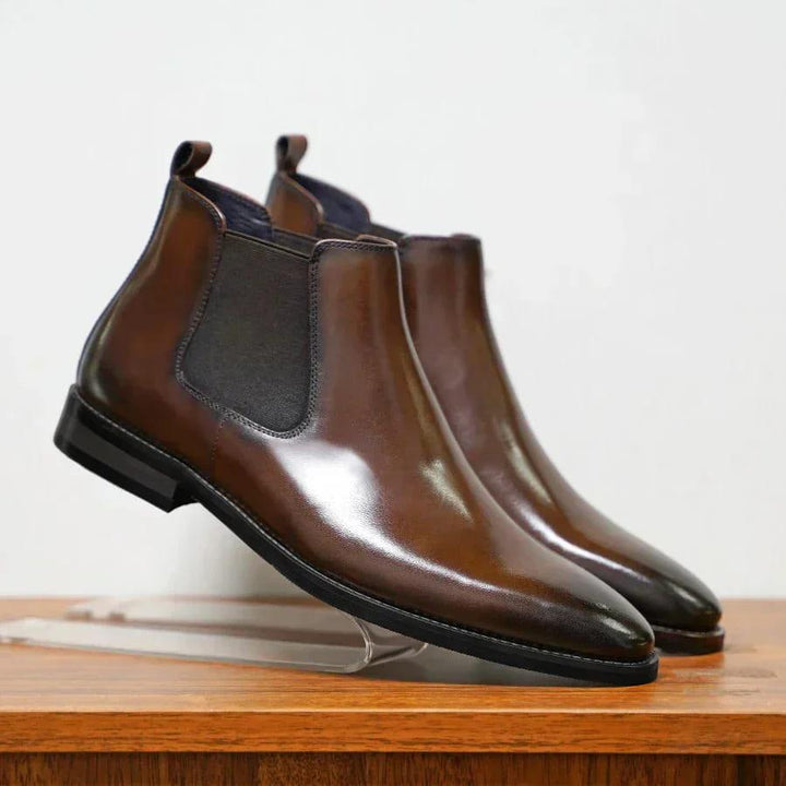Moderne heren Chelsea boots met robuuste zool en elastische inzet, voor comfort en een tijdloze, nette uitstraling.