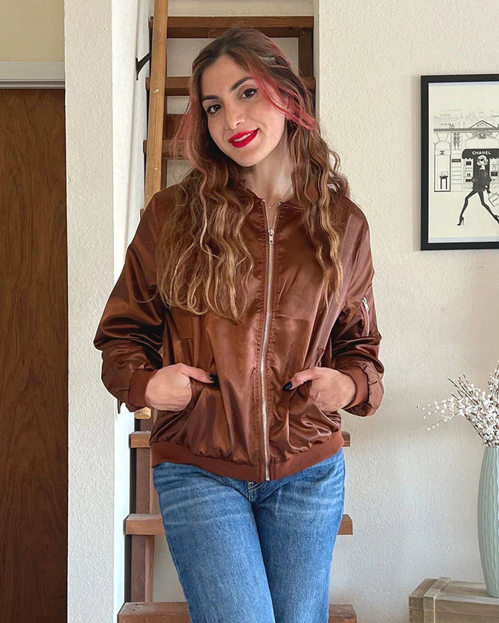 Stijlvol damesjack, tijdloos bomberjack, perfect voor een complete mode-outfit.