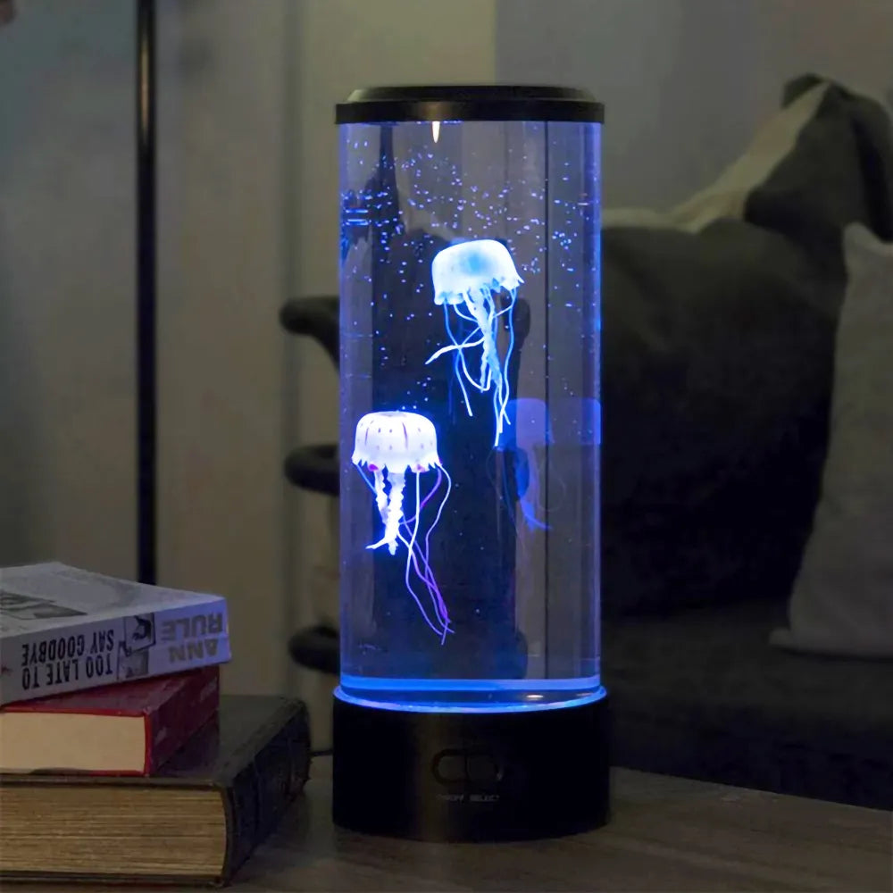 Sfeervolle kwallamp voor ontspanning en sensorische stimulatie, perfect als decoratie in slaapkamer of woonkamer.