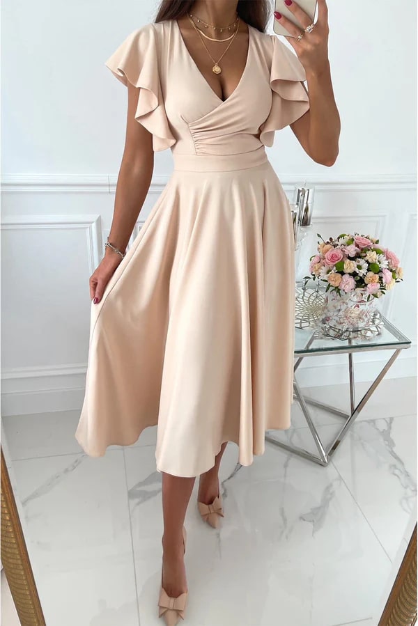 Elegante dames midi jurk met flatterende vlindermouwen, perfect voor formele gelegenheden.