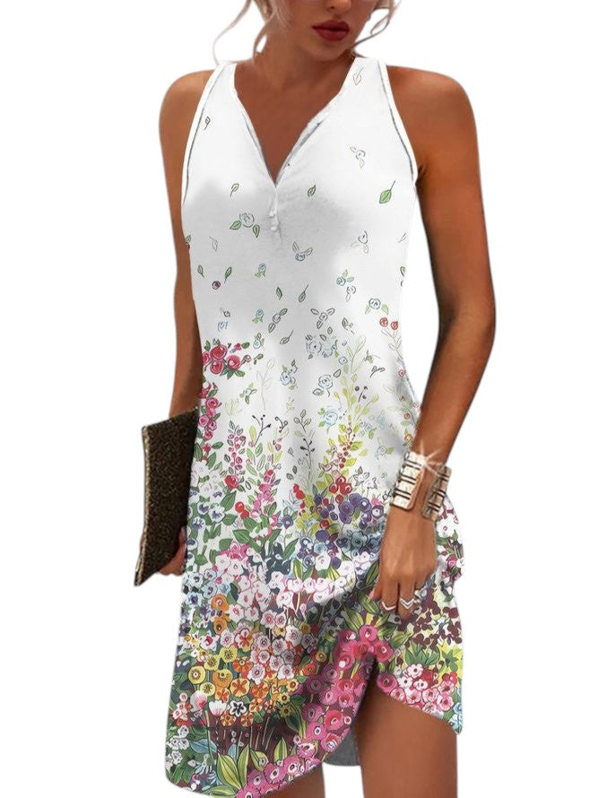 Comfortabele dames zomerjurk, mouwloos en speels bedrukt. Perfecte trendy vrouwenkleding.