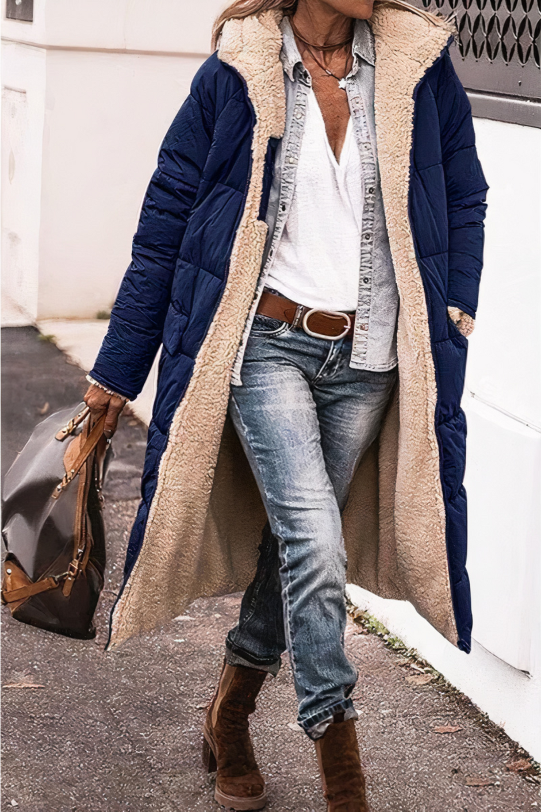 Luxe teddy gevoerde dames parka Nova. Dubbelzijdige winterjas voor optimale warmte, comfort en stijlvolle wintermode.