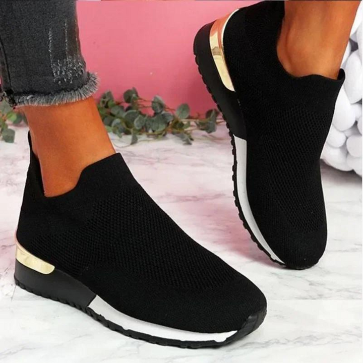 Moderne comfortabele slip-on damesschoenen; ideaal voor alledaags gebruik. Verkrijgbaar in diverse kleuren.