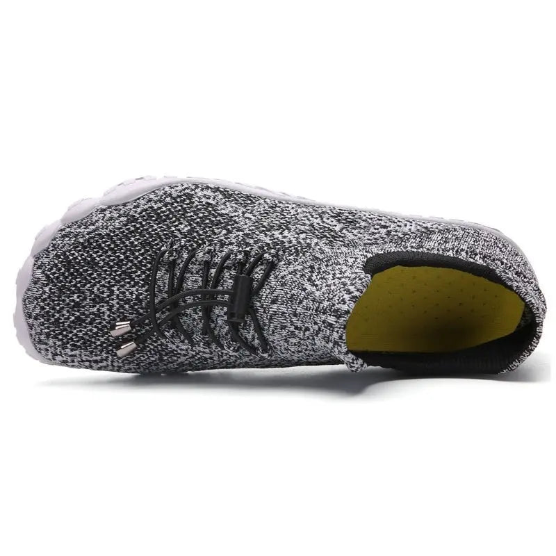 Ademende barefoot trainingsschoenen Alexis, uitstekende grip en flexibiliteit.