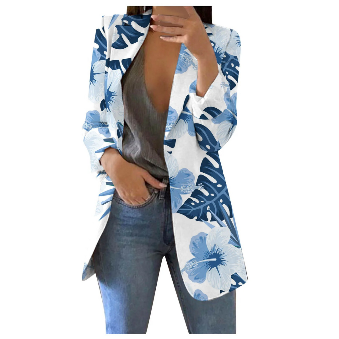 Casual of zakelijke dames outfit: cropped blazer Savannah, trendy geprint en stijlvol.