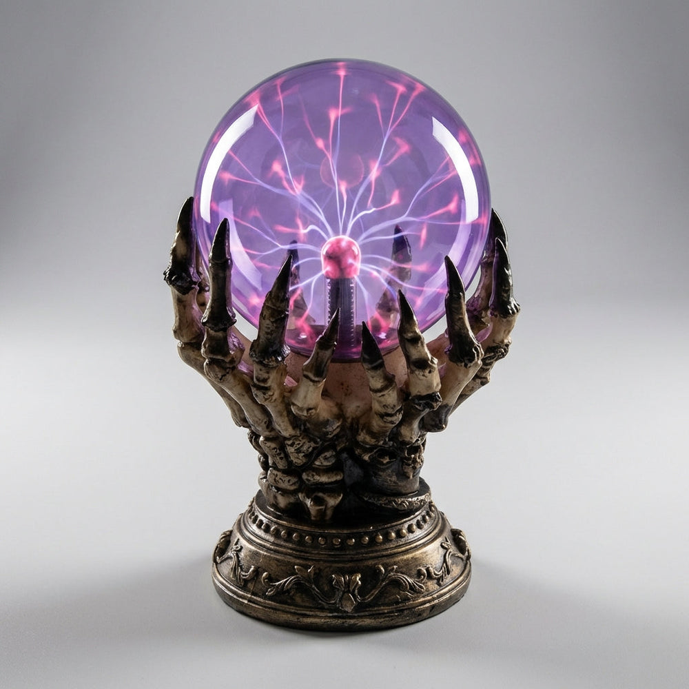 Unieke gotische Aetherclaw tafellamp met plasma verlichting. Ideaal als sfeerlamp voor fantasy of Halloween decoratie.
