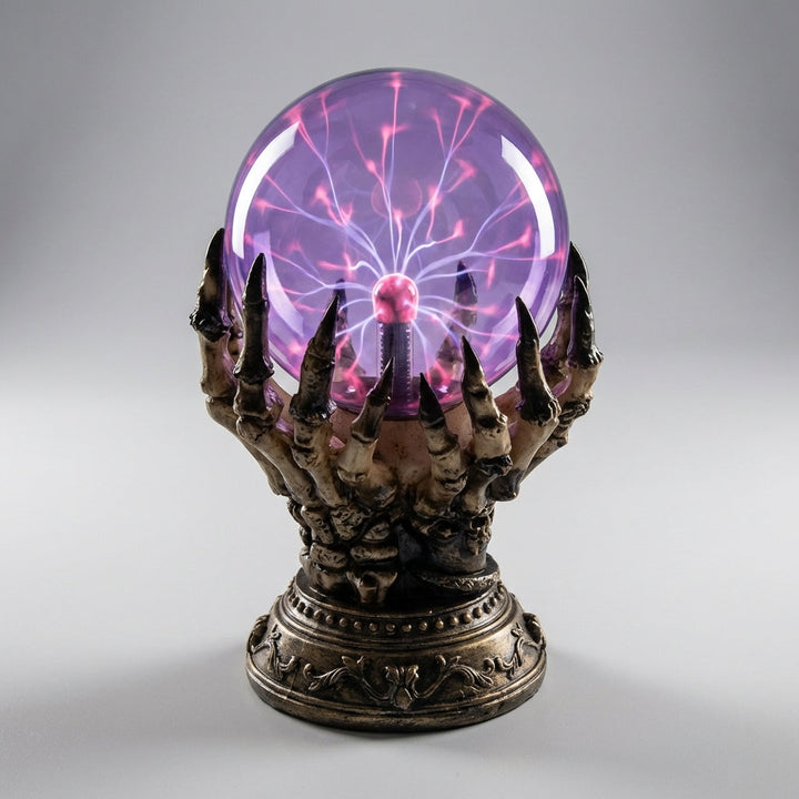 Unieke gotische Aetherclaw tafellamp met plasma verlichting. Ideaal als sfeerlamp voor fantasy of Halloween decoratie.