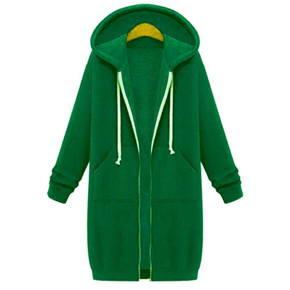 Lange damesjas met ruime capuchon, biedt extra warmte en bescherming tegen wind.
