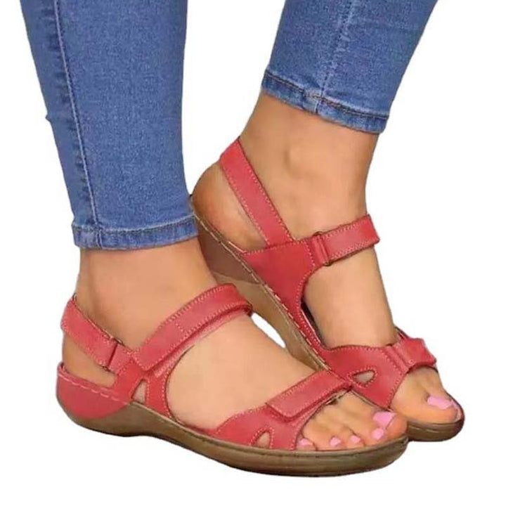 Dames sandalen met geavanceerde voetboogondersteuning, voor langdurig loopcomfort.